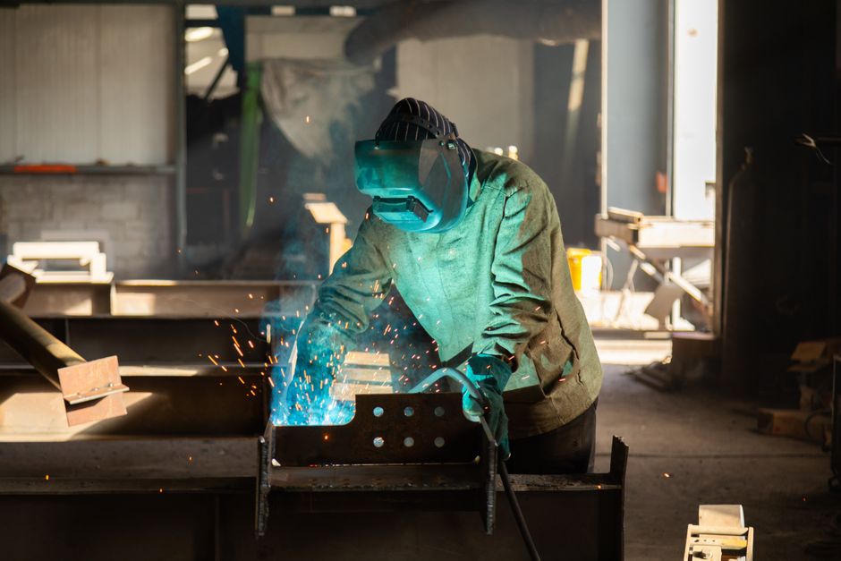 Soudure MIG sous gaz de protection, torche en action